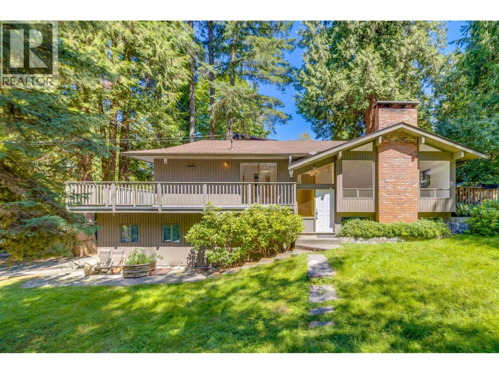 House for rent: 4755 Cove Cliff Road, North Vancouver, British Columbia V7G 1H8