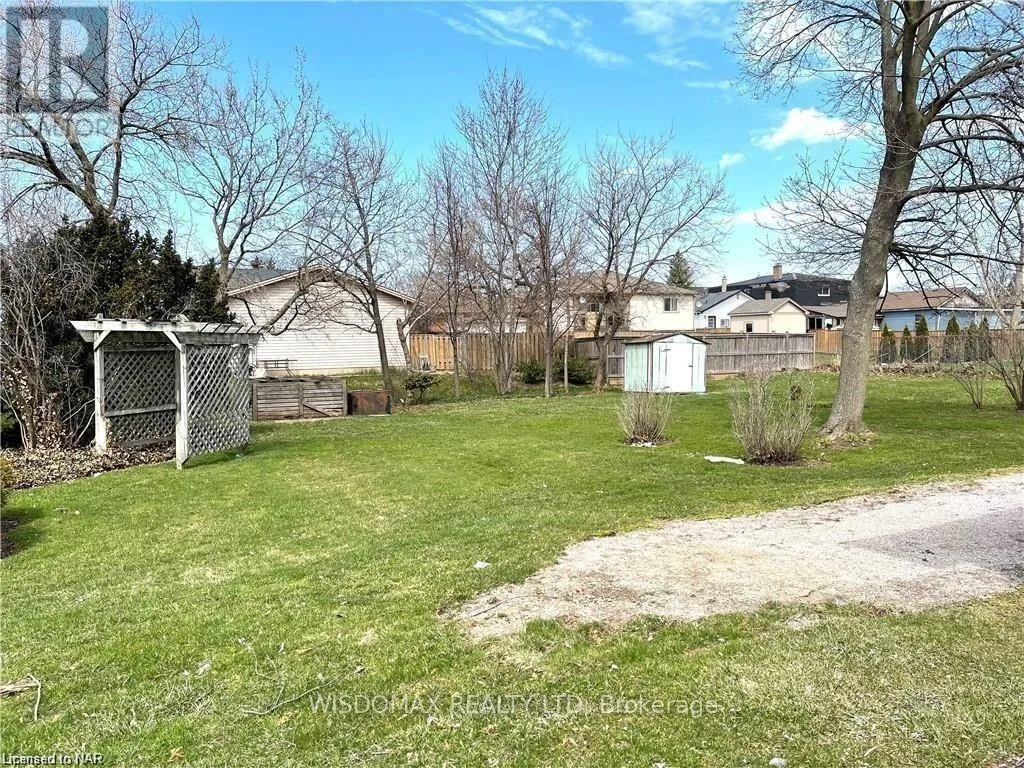 4758 Paddock Trail Drive, Niagara Falls, Ontario L2H 2T2
