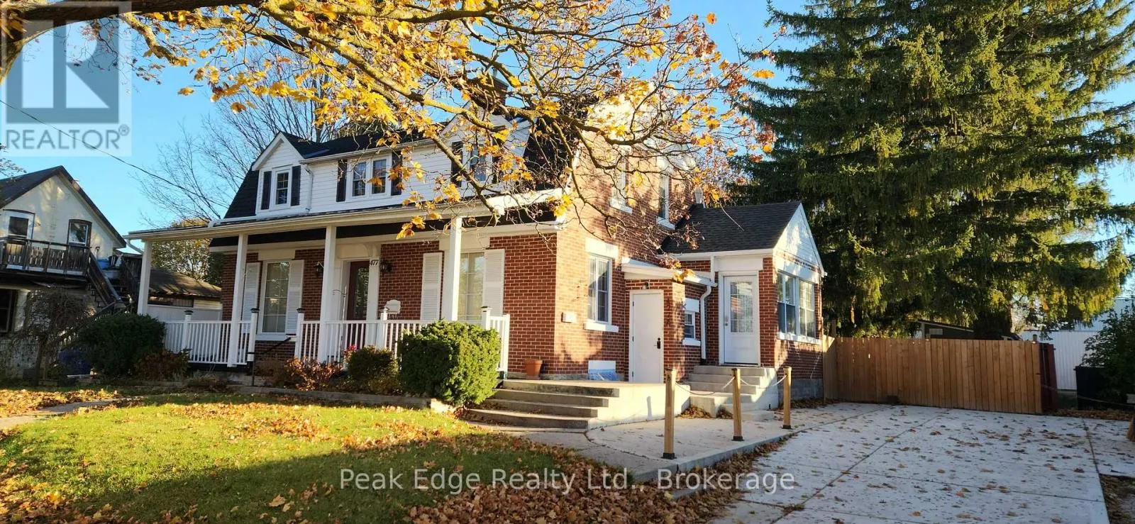 Triplex for rent: 477 12th Avenue, Hanover, Ontario N4N 2V1