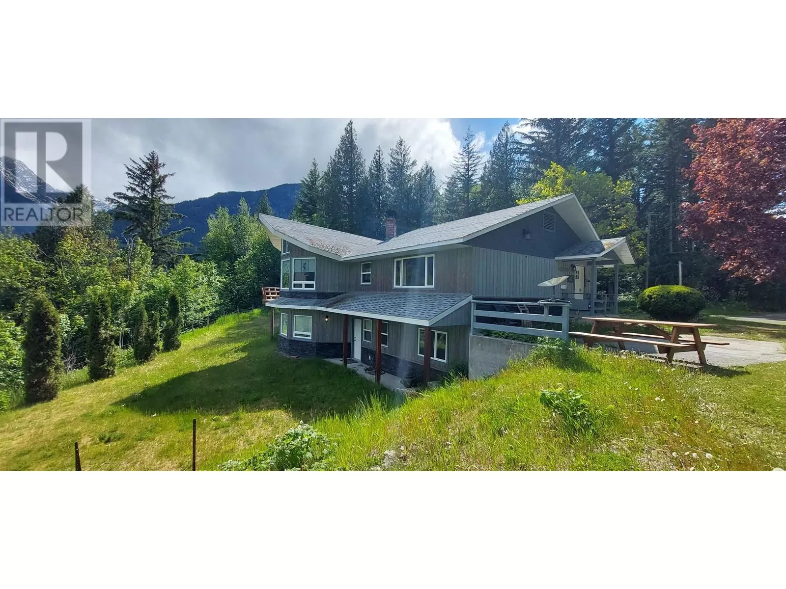 House for rent: 4770 Mackenzie Highway, Bella Coola, British Columbia V0T 1H0