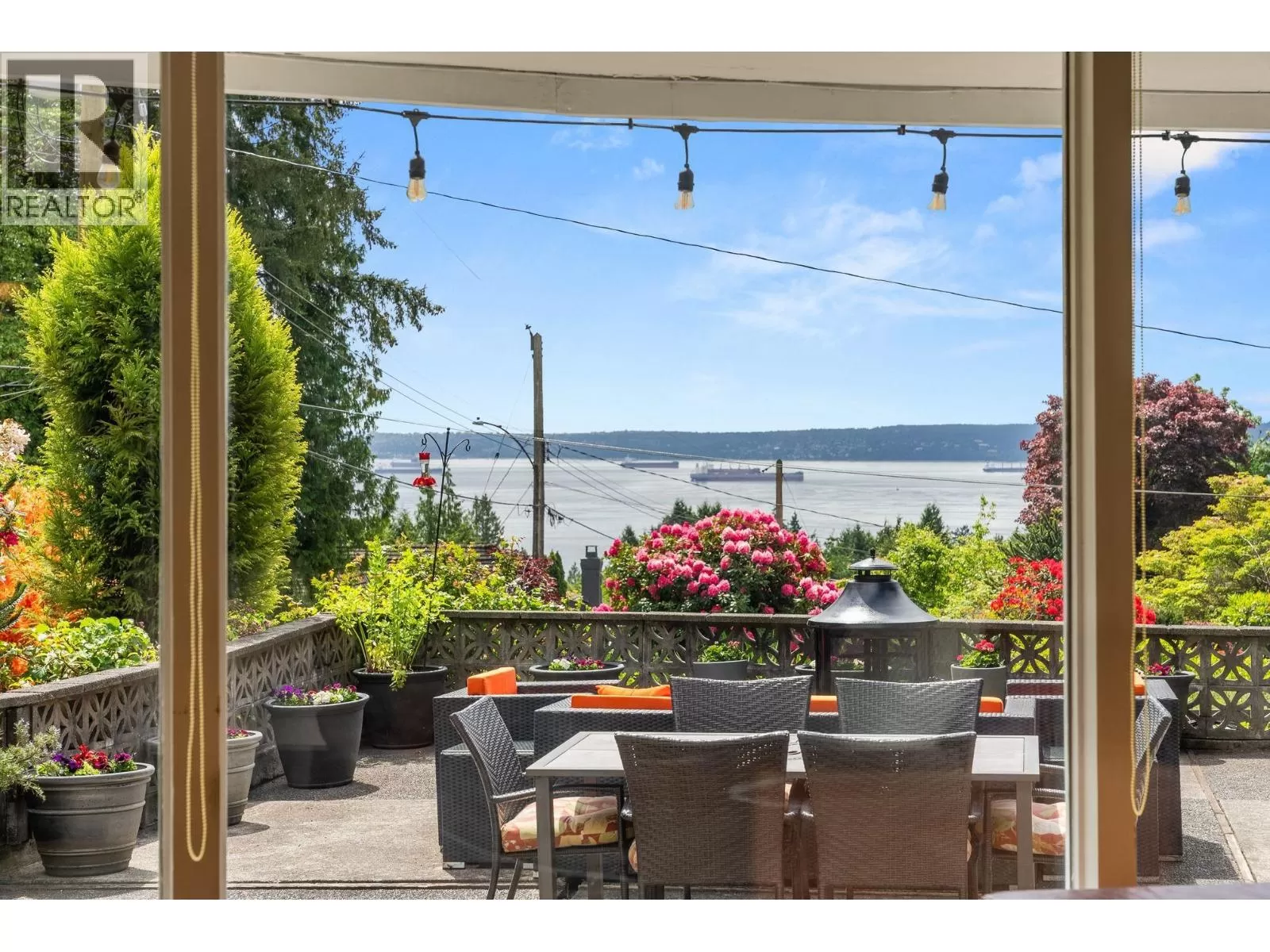 House for rent: 4780 Estevan Place, West Vancouver, British Columbia V7W 1G9