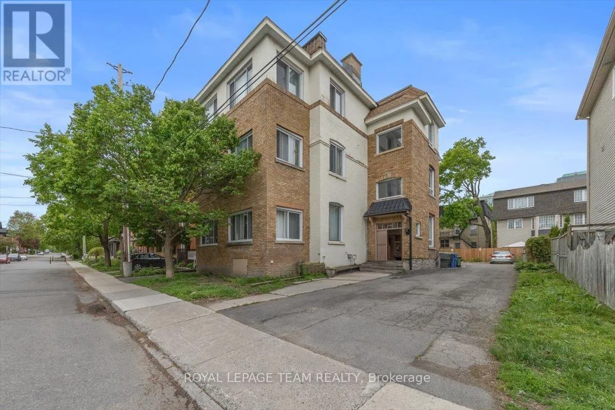 Multi-Family for rent: 479 Cooper Street, Ottawa, Ontario K1R 5H8