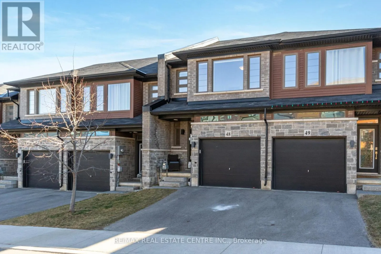 Row / Townhouse for rent: 48 - 30 Times Square Boulevard, Hamilton, Ontario L8J 0L8