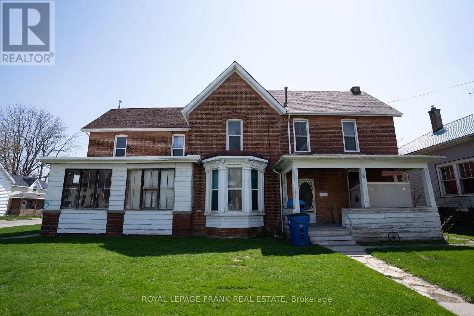 Fourplex for rent: 48 - 50 Lorne Avenue, Chatham-Kent, Ontario N7M 1R9
