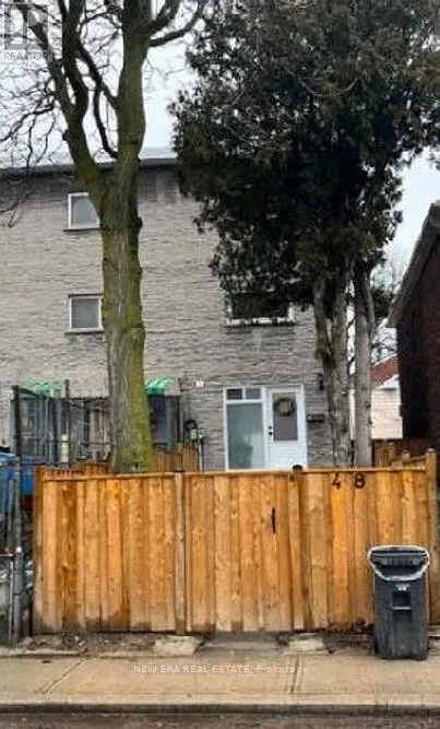 Row / Townhouse for rent: 48 Carr Street, Toronto, Ontario M5T 1B7