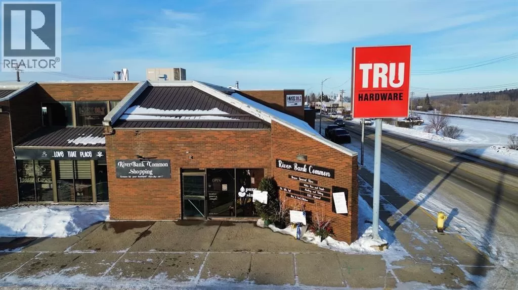 Retail for rent: 4804 50th Street, Ponoka, Alberta T4J 1S1