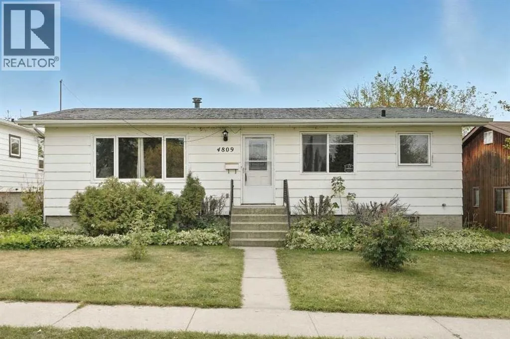 House for rent: 4809 51 Avenue, Bentley, Alberta T0C 0J0