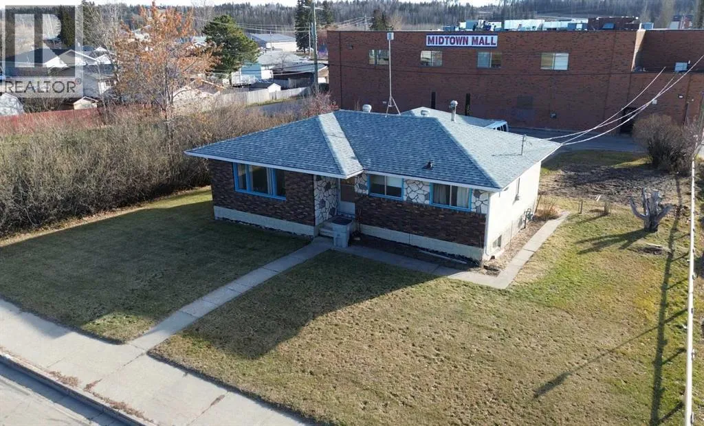 House for rent: 4815 52 Avenue, Whitecourt, Alberta T7S 1N2