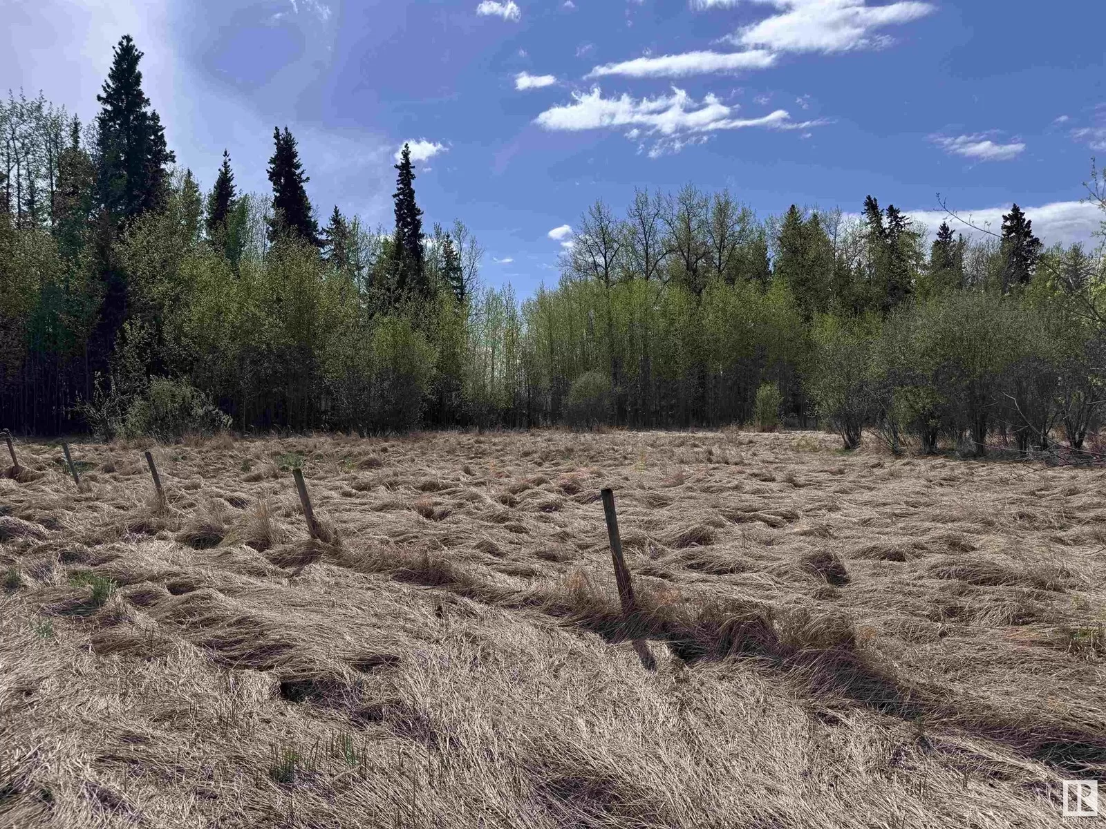 No Building for rent: 4816 & 4818 55 St, Fawcett, Alberta T0G 0Y0