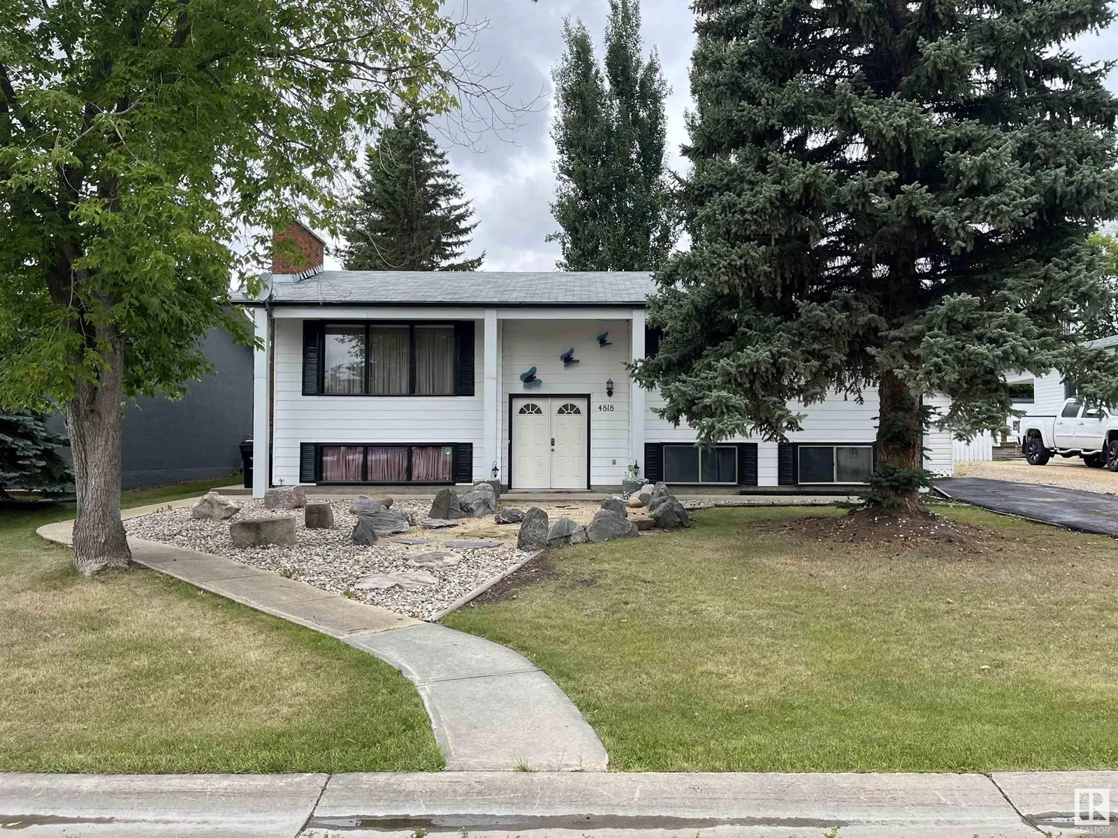 House for rent: 4818 50 St, Barrhead, Alberta T7N 1G4