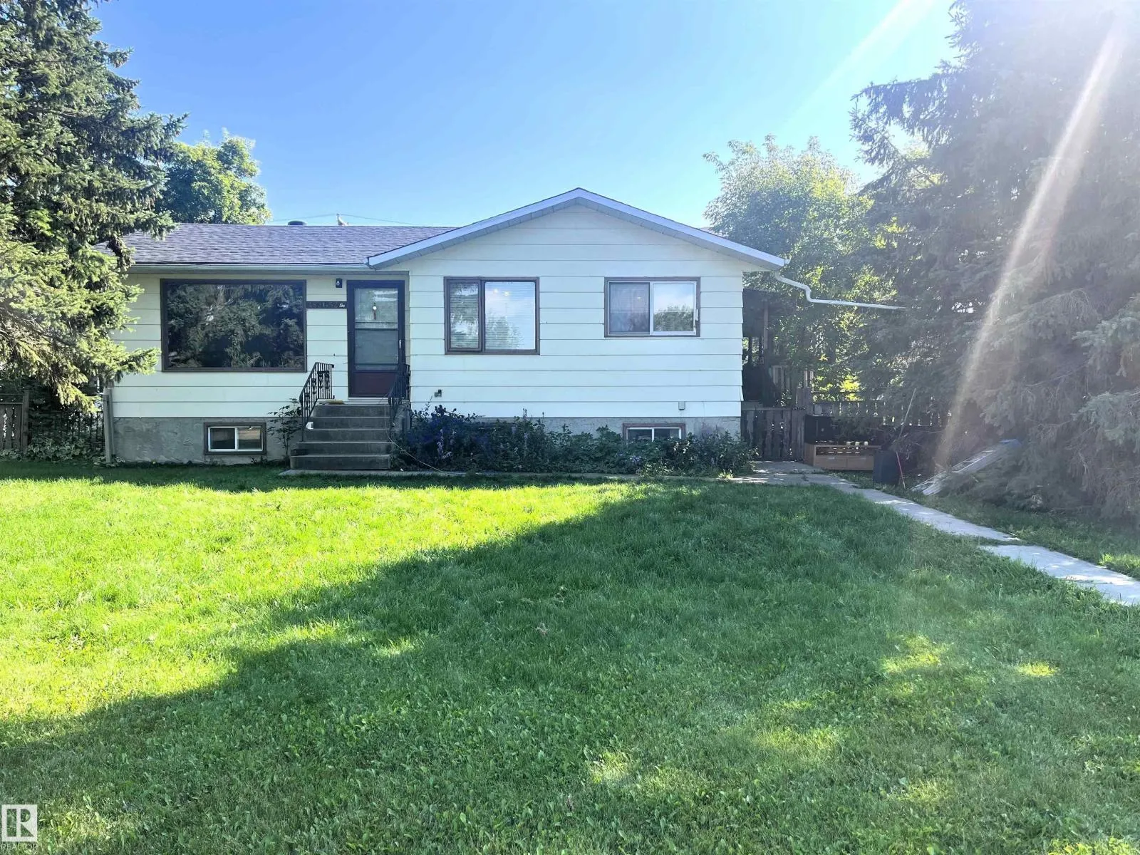 House for rent: 4821 52 Ave, Wildwood, Alberta T0E 2M0