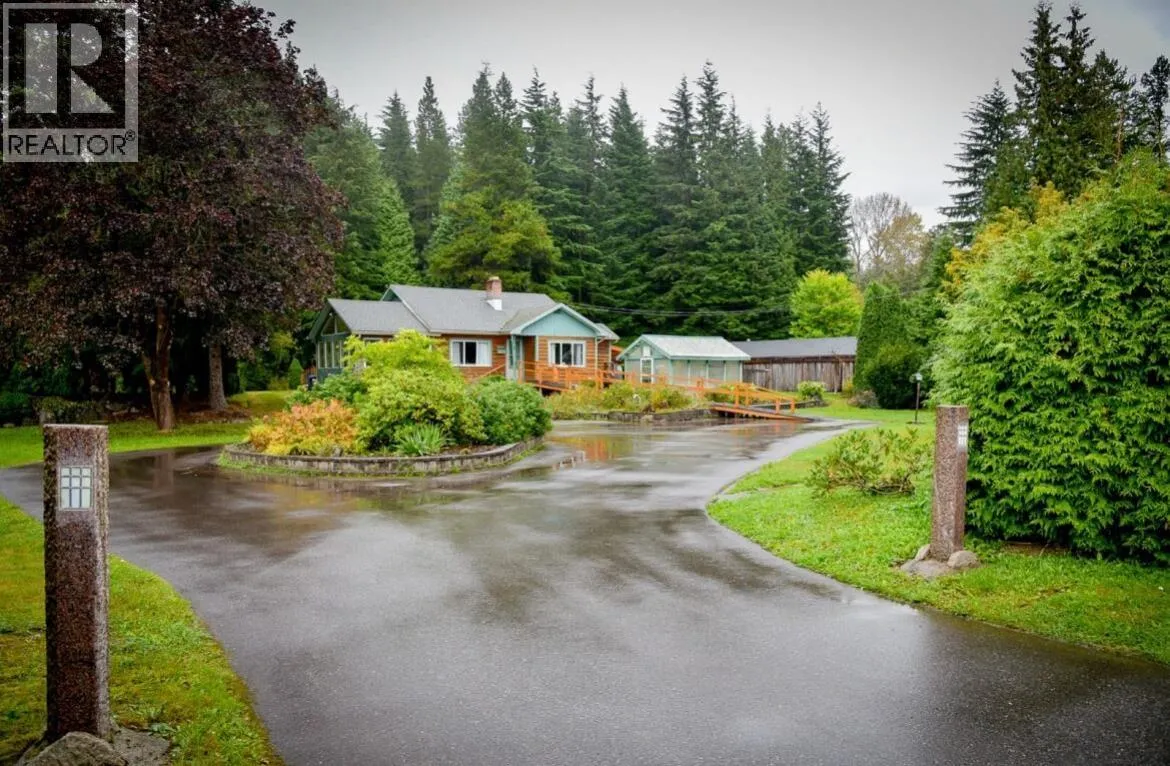 House for rent: 4822 Halliwell Avenue, Terrace, British Columbia V8G 2J4