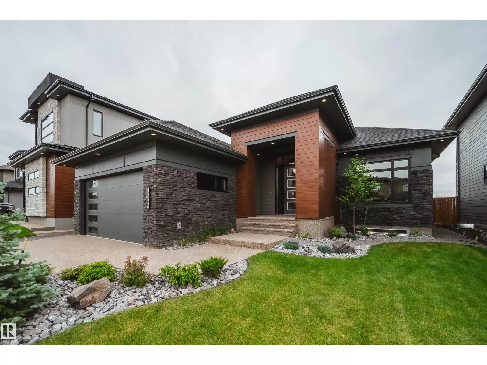 House for rent: 4832 Knight Cr Sw, Edmonton, Alberta T6W 5A2