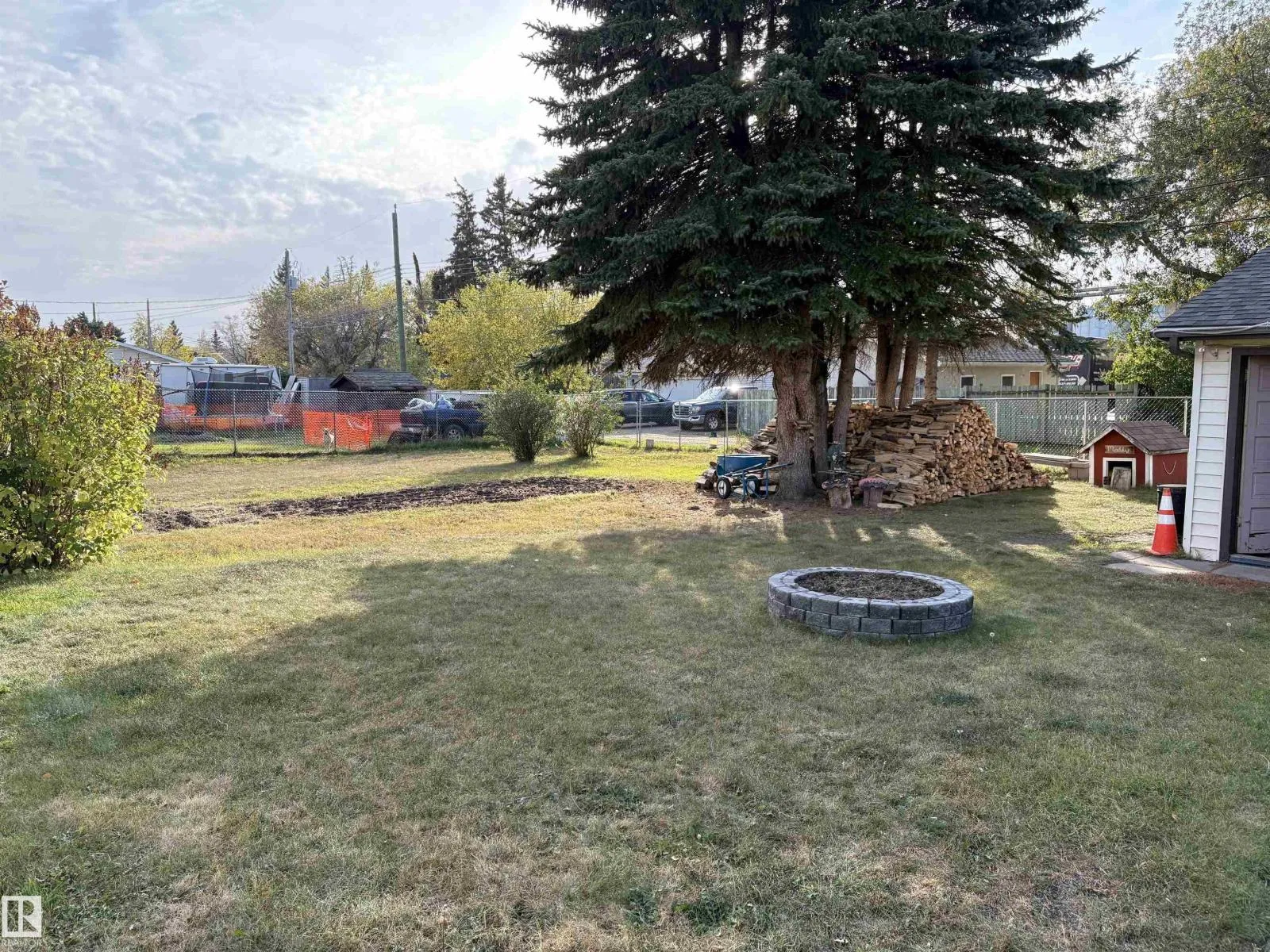No Building for rent: 4836 50 St, Gibbons, Alberta T0A 1N0