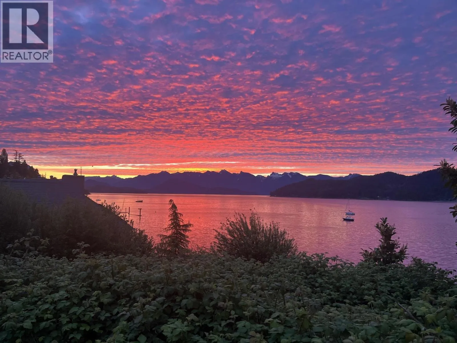 House for rent: 484 Marine Drive, Gibsons, British Columbia V0N 1V0