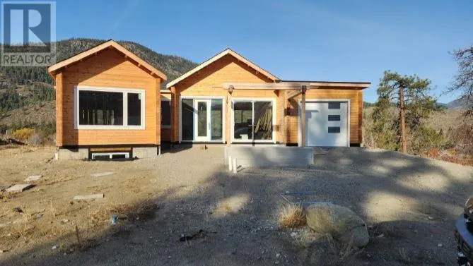 House for rent: 4850 Bassett Avenue, Okanagan Falls, British Columbia V0H 1R2