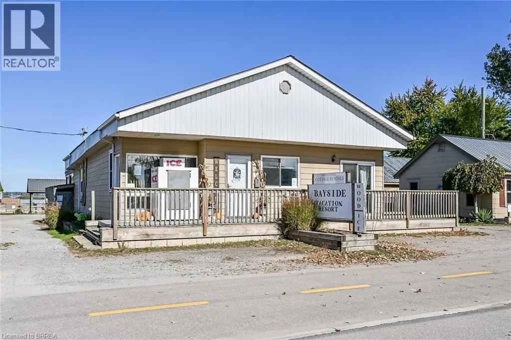 48-50 Erie Boulevard, Long Point, Ontario N0E 1M0