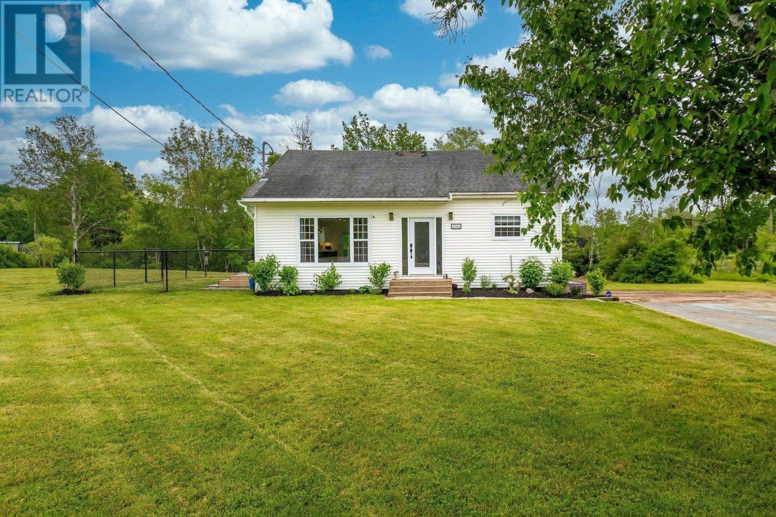 House for rent: 4866 Highway 1, Three Mile Plains, Nova Scotia B0N 2T0