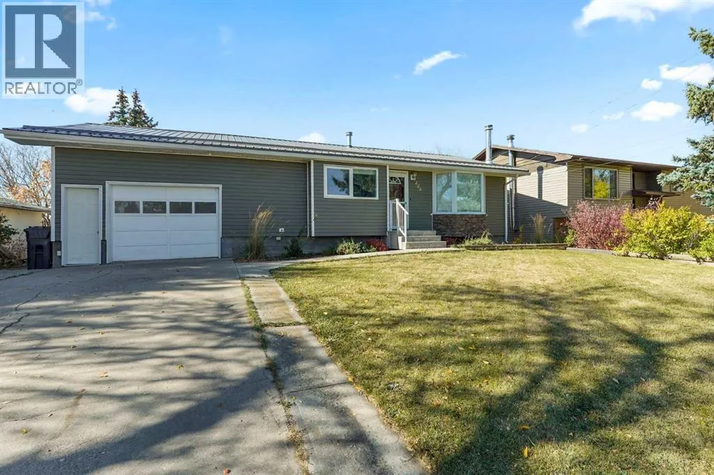 House for rent: 486n 100e, Raymond, Alberta T0K 2S0