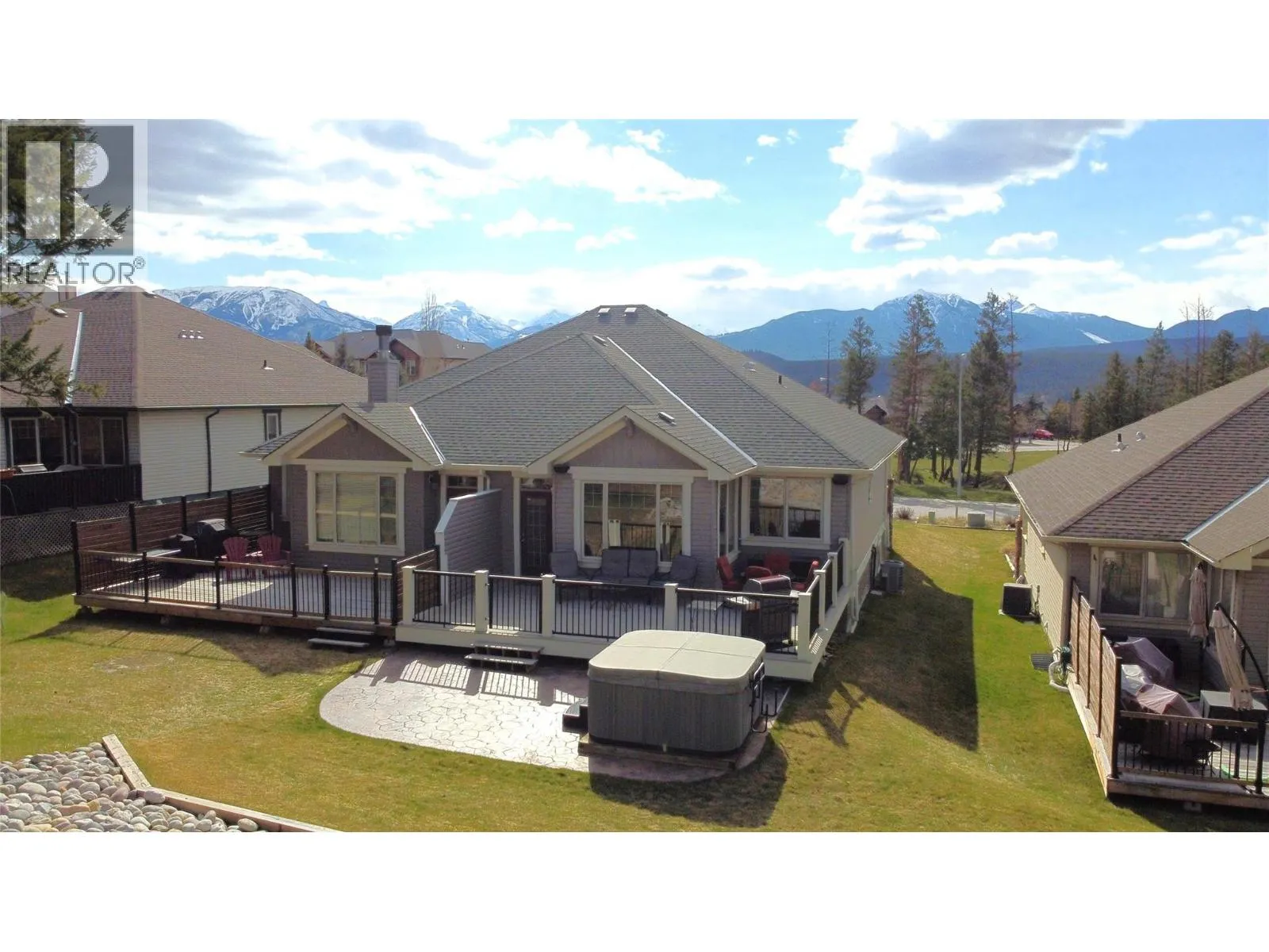 Duplex for rent: 4886 Ridge Road, Radium Hot Springs, British Columbia V0A 1M0