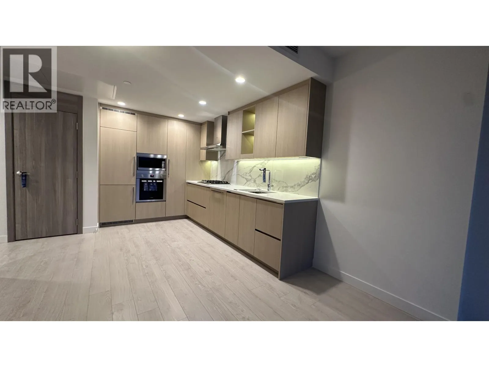 Apartment for rent: 4890 Lougheed Highway, Burnaby, British Columbia V5C 0N2