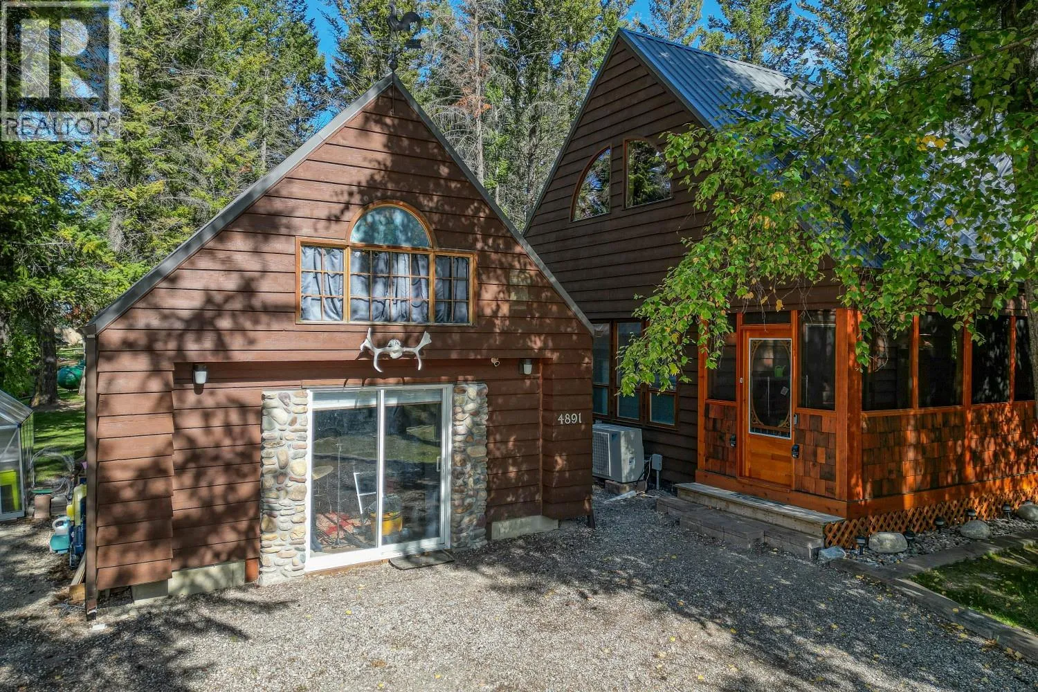 House for rent: 4891 Fairmont Creek Road, Fairmont Hot Springs, British Columbia V0B 1L1