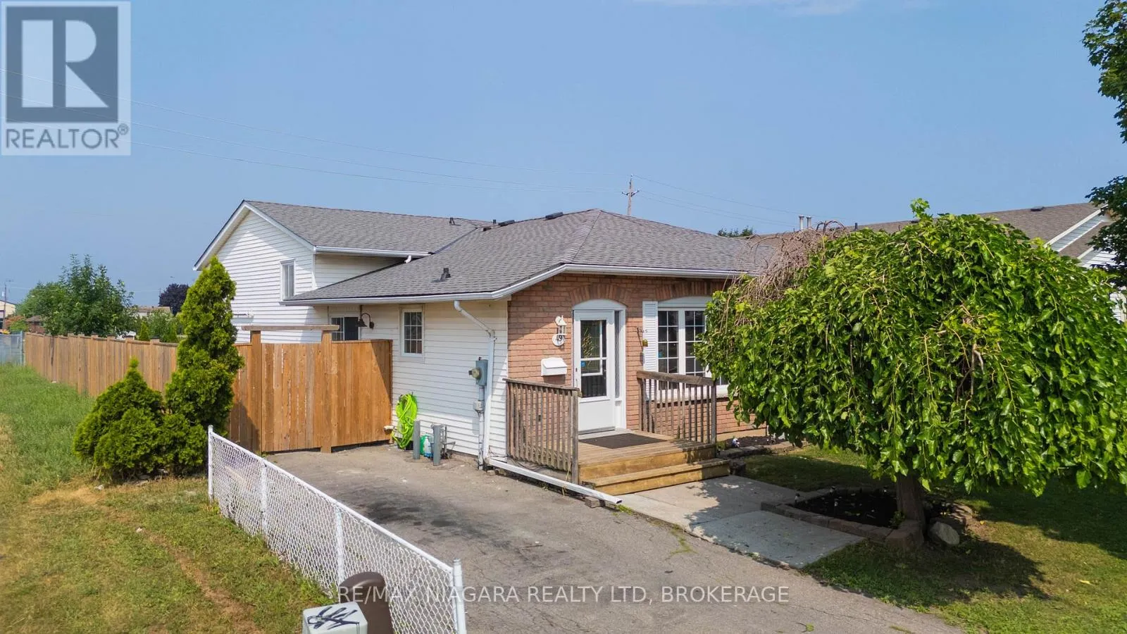 House for rent: 49 Autumn Place W, St. Catharines, Ontario L2P 2W6