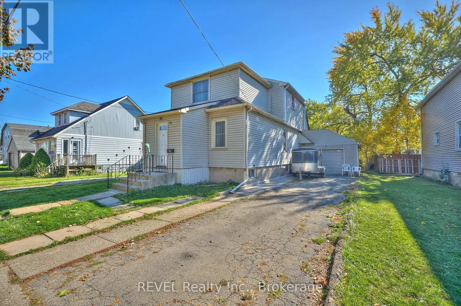 House for rent: 49 Cohoe Street, Welland, Ontario L3B 3V2