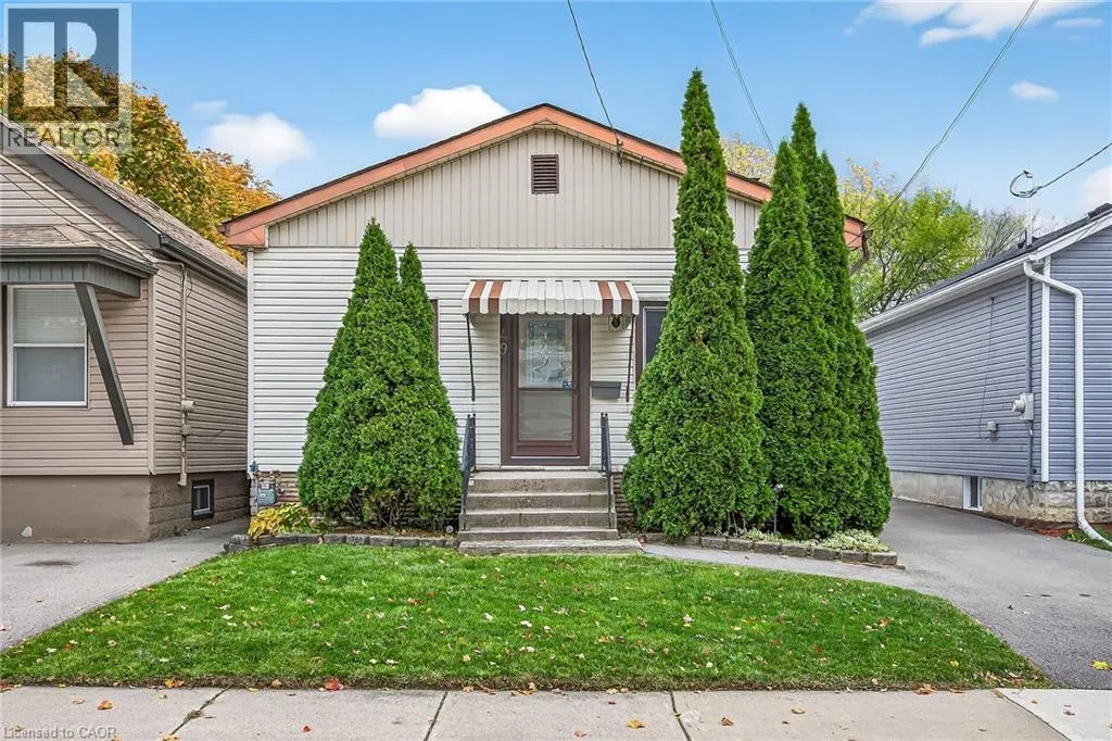 House for rent: 49 East 33rd Street, Hamilton, Ontario L8V 3S9