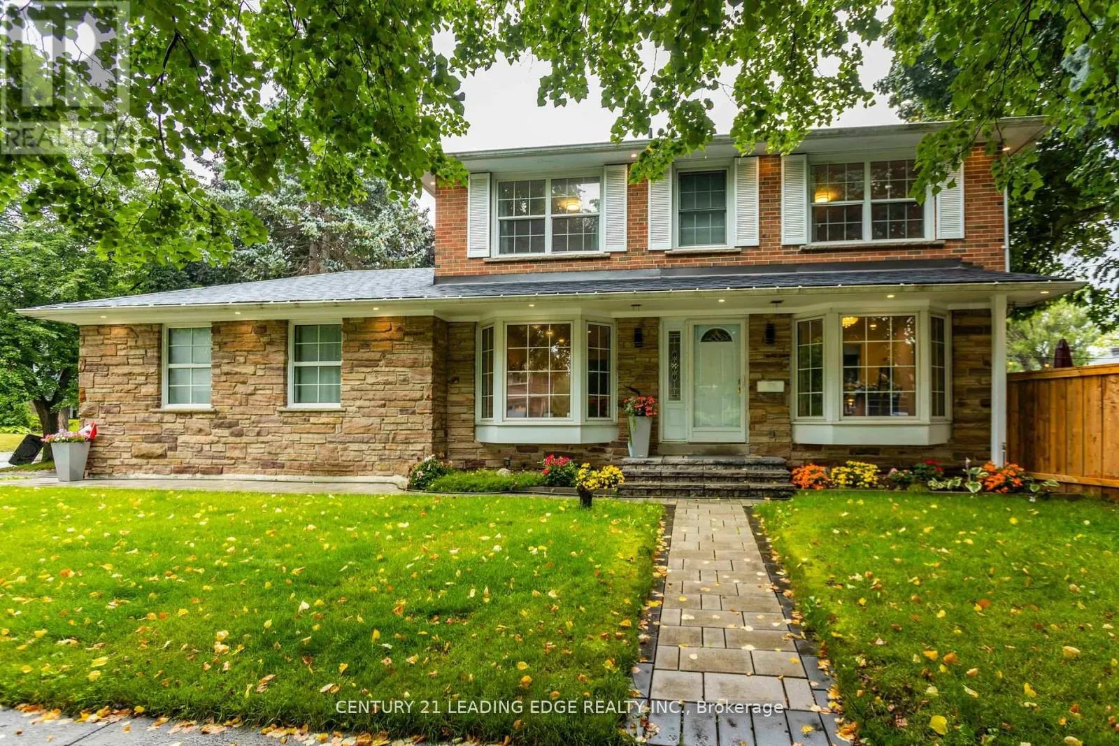 House for rent: 49 Harringay Crescent, Toronto, Ontario M1W 1Z4