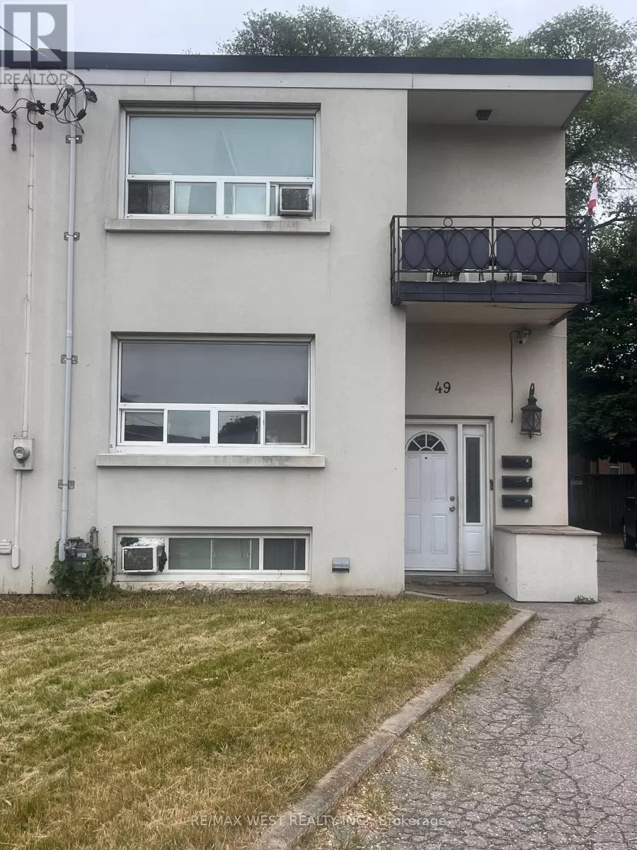 House for rent: 49 Penhurst Avenue, Toronto, Ontario M8Y 3A9