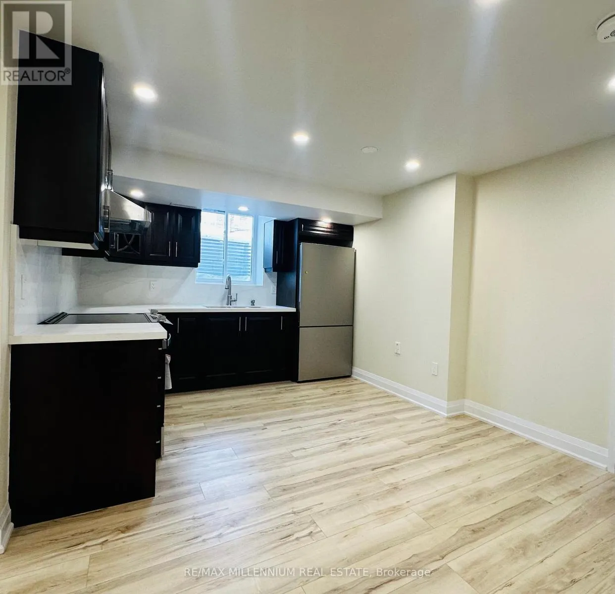 House for rent: 49 Rutherford Road, Bradford West Gwillimbury, Ontario L3Z 0L2