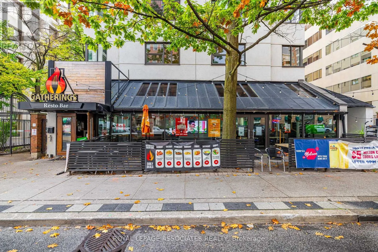 49 St Clair Avenue W, Toronto, Ontario M4V 3A5