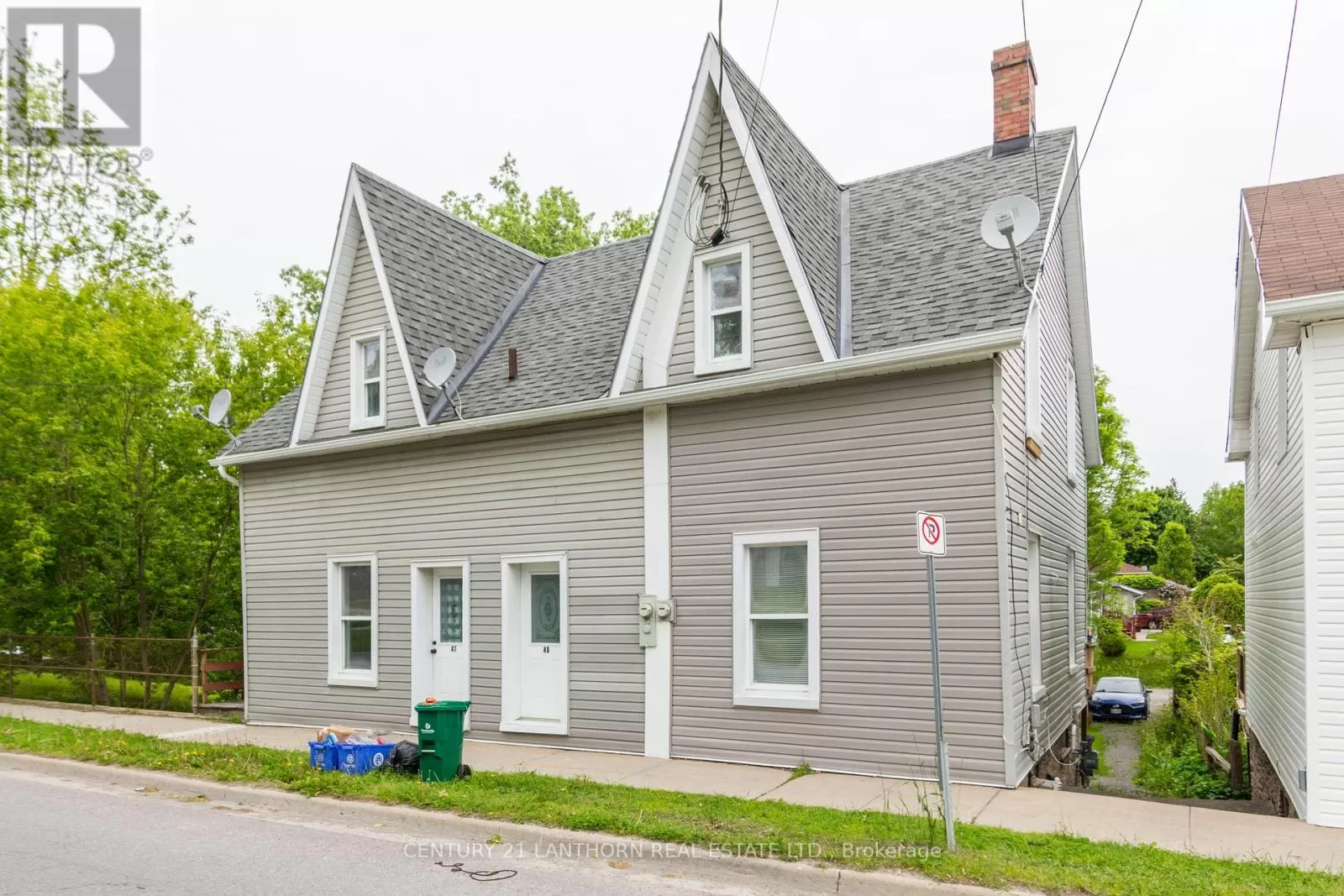 Duplex for rent: 49 Union Street, Prince Edward County, Ontario K0K 2T0