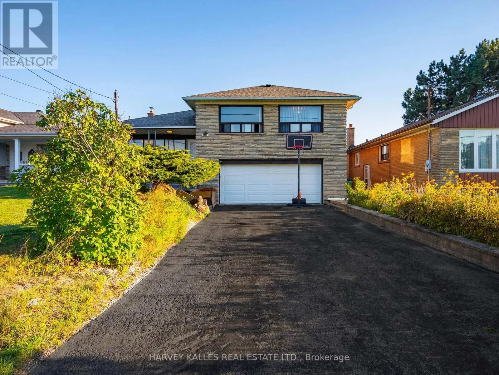 House for rent: 49 Wenderly Drive, Toronto, Ontario M6B 2P1