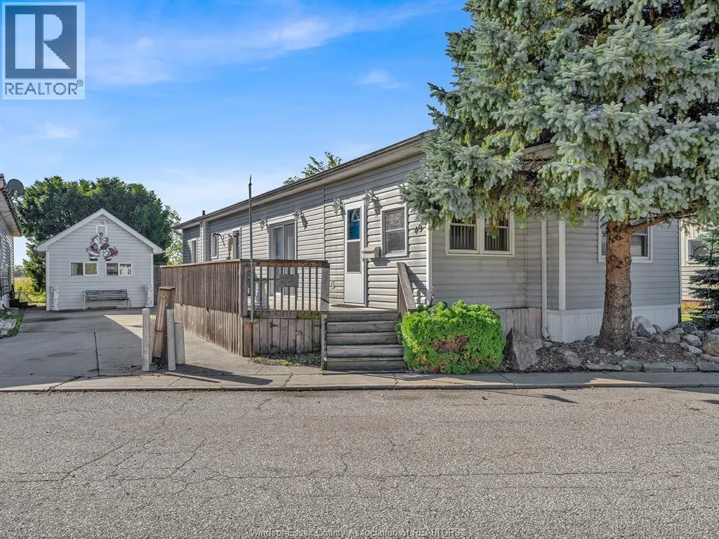 49 Wilder Drive South, Lakeshore, Ontario N8N 2T1