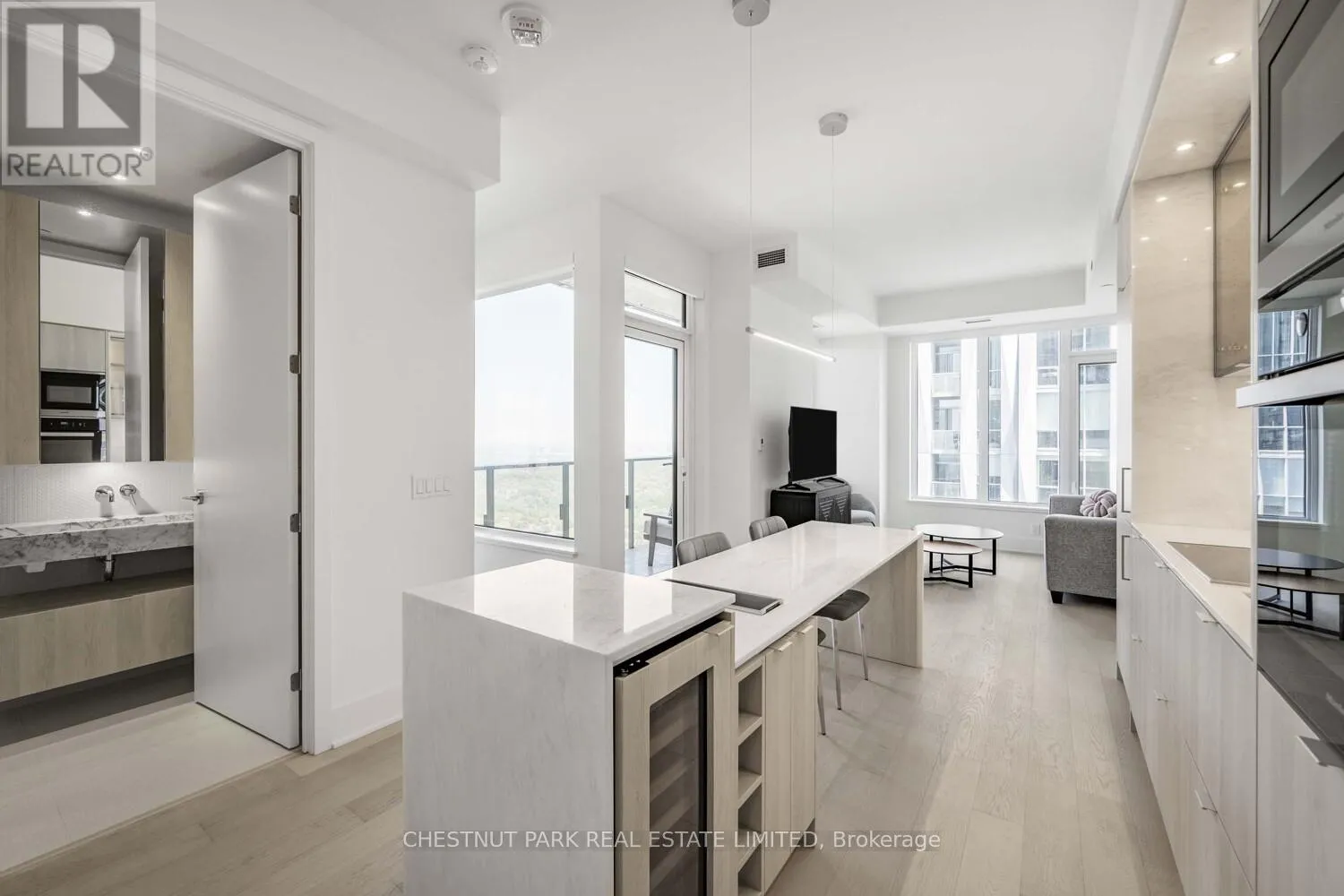 Apartment for rent: 4904 - 11 Yorkville Avenue, Toronto, Ontario M4W 1L4