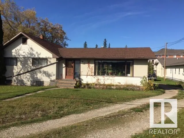 House for rent: 4907 & 4911 47 Av, Stony Plain, Alberta T7Z 1L7