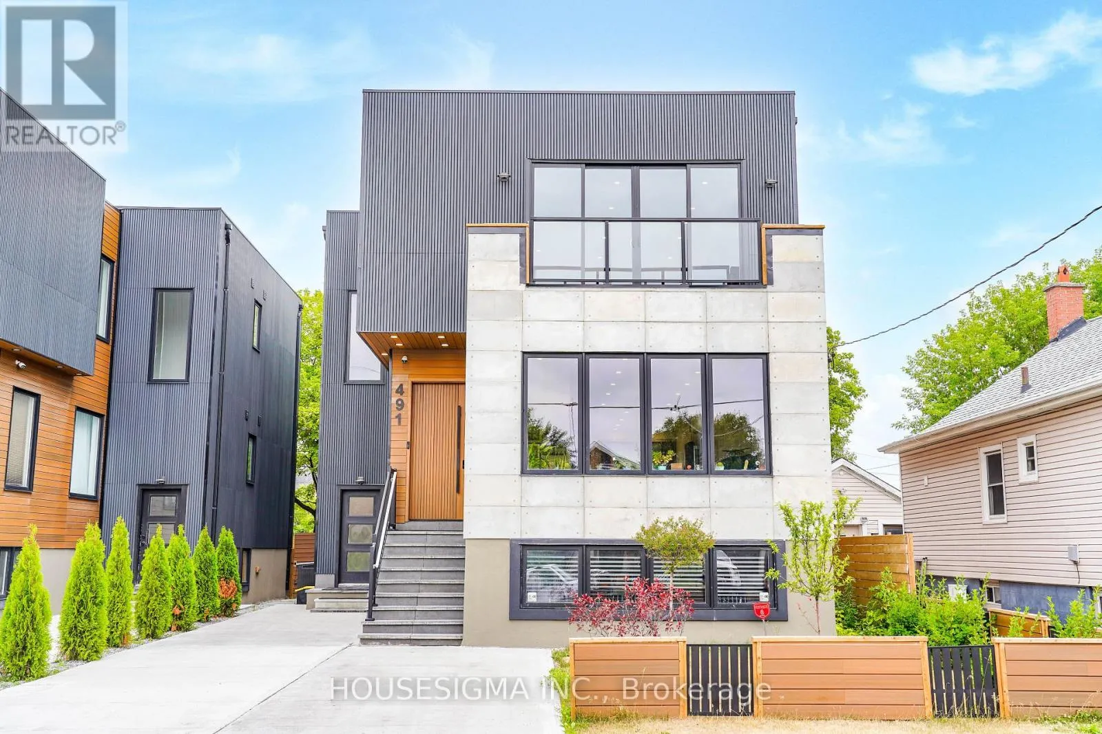 Triplex for rent: 491 Drew Street, Oshawa, Ontario L1H 5B8