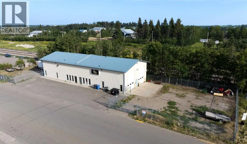 Commercial Mix for rent: 4911 50 Avenue, Eckville, Alberta T0M 0X0