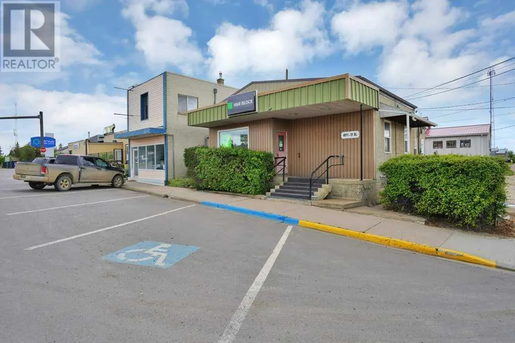 Commercial Mix for rent: 4911 51 Street, Rimbey, Alberta T0C 2J0
