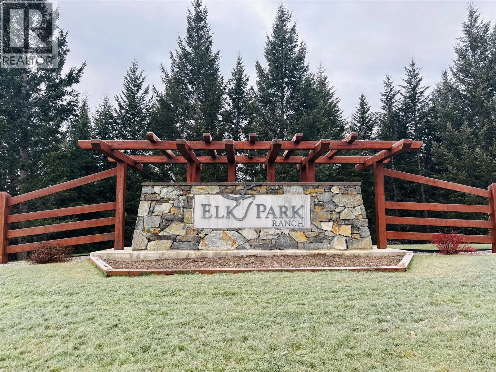 Other for rent: 4915 Saddlewood Lane, Radium Hot Springs, British Columbia V0A 1M0