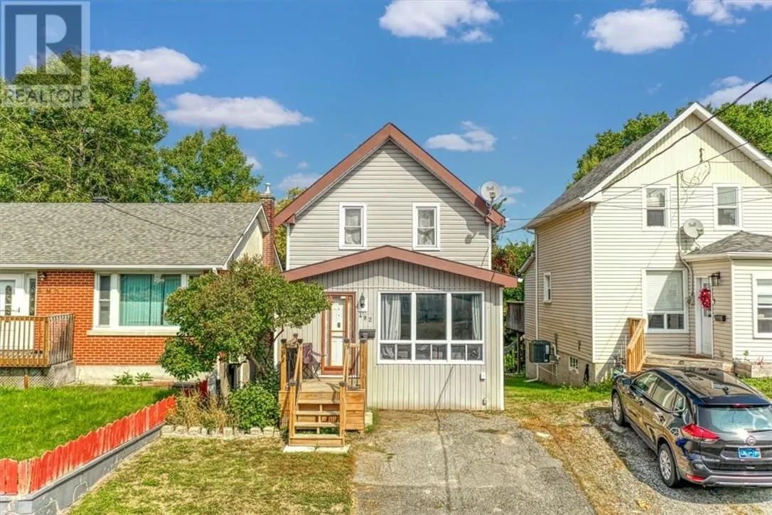 House for rent: 492 Pine Street, Sudbury, Ontario P3C 1Y4