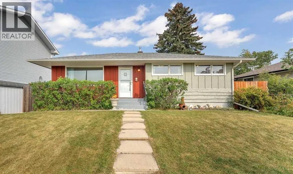 House for rent: 4920 Worcester Drive Sw, Calgary, Alberta T3C 3L6