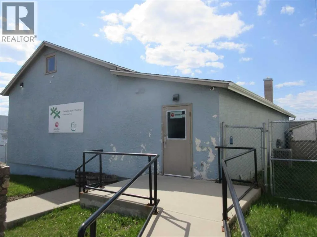 Commercial Mix for rent: 4928 49 Street, Rocky Mountain House, Alberta T4T 1C2