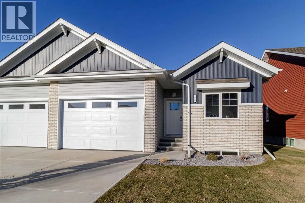 Duplex for rent: 4930 Beardsley Avenue, Lacombe, Alberta T4L 0G4