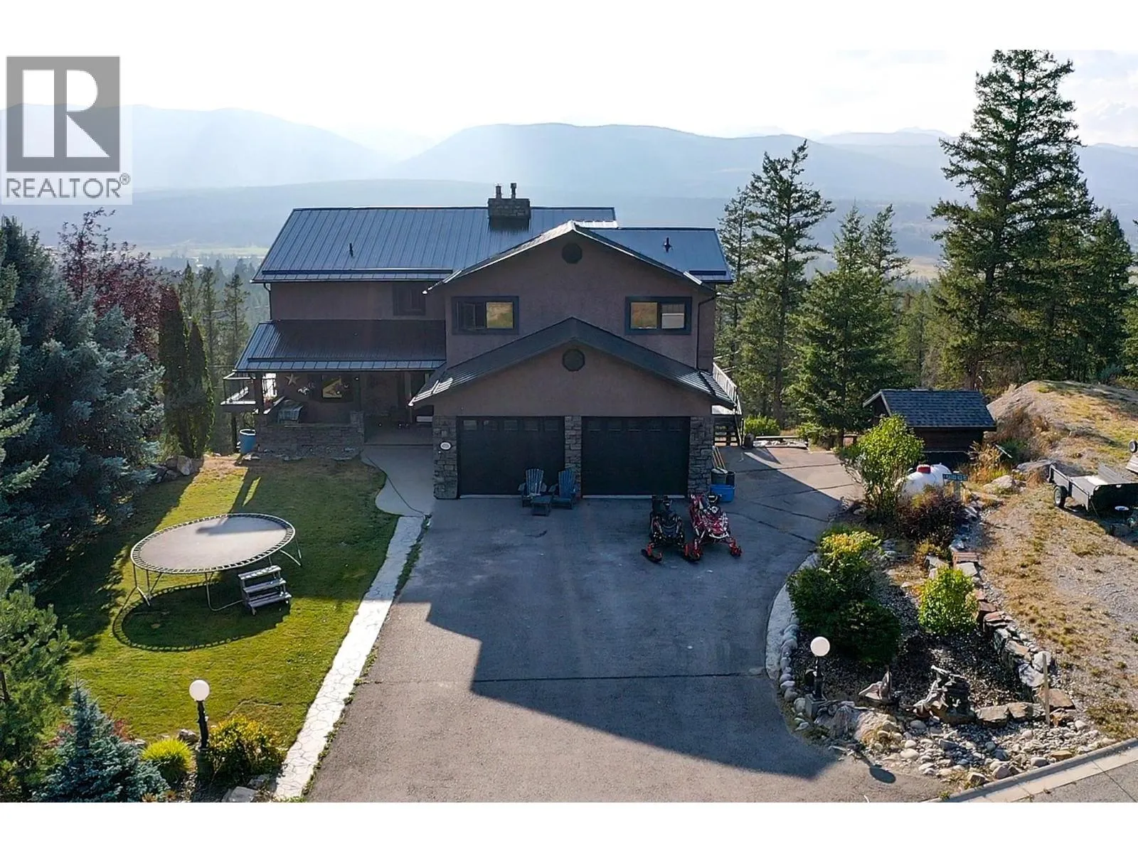 House for rent: 4931 Mountain View Drive, Fairmont Hot Springs, British Columbia V0B 1L1