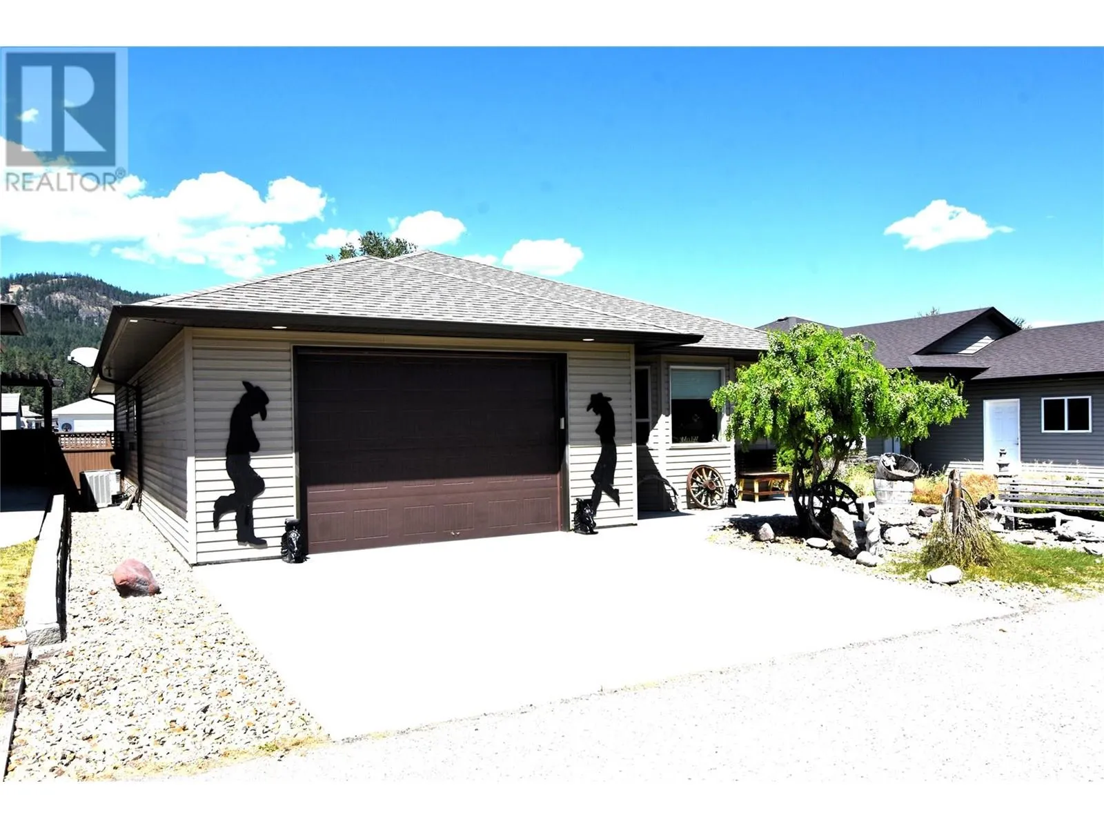 House for rent: 494 Kingfisher Avenue, Vernon, British Columbia V1H 2A1