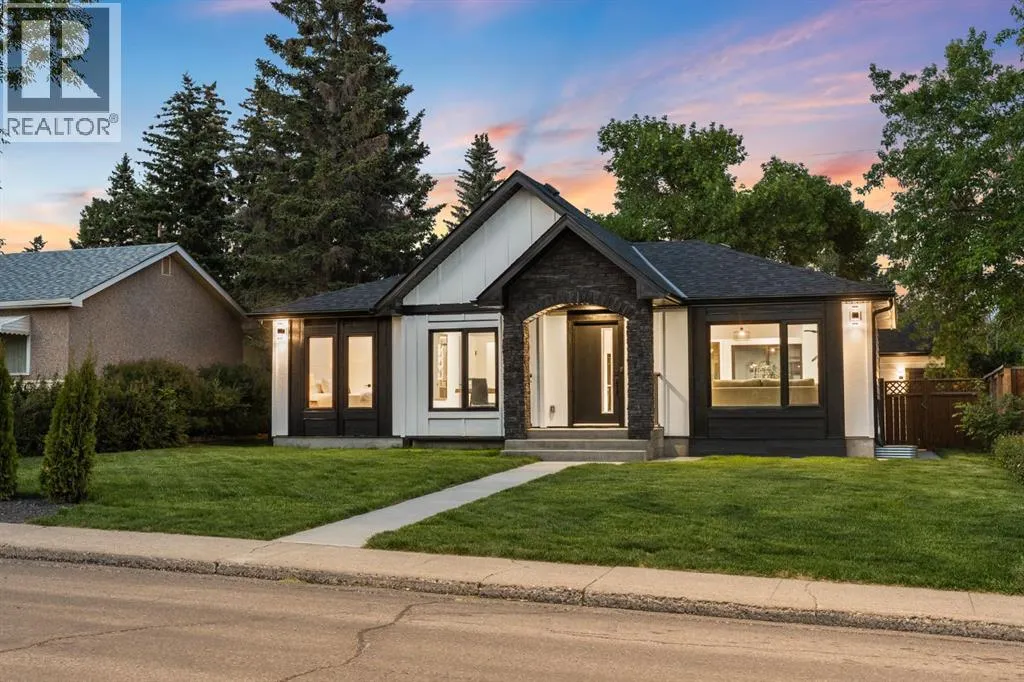 House for rent: 4940 45 Street Sw, Calgary, Alberta T3E 3W4