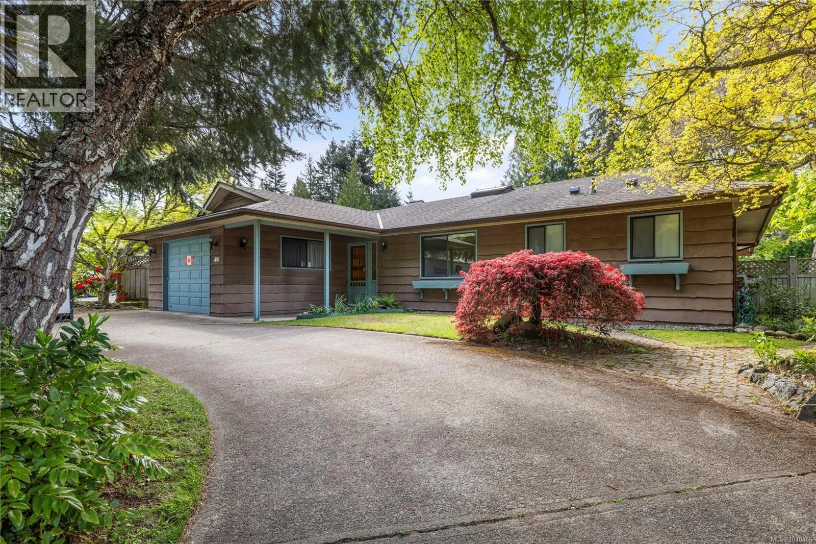 House for rent: 496 Crescent Rd W, Qualicum Beach, British Columbia V9K 1J4